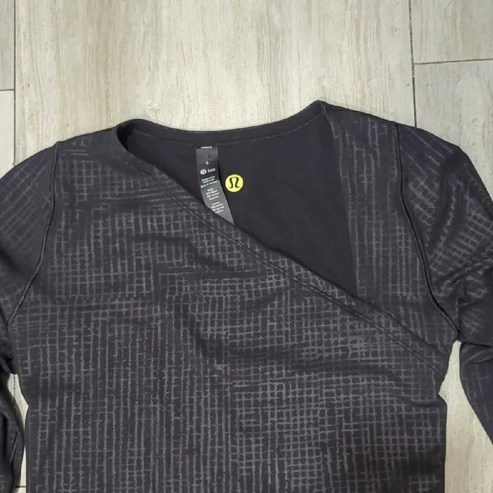 lululemon athletica Charcoal Long Sleeve Bodysuit - Picture 2 of 5